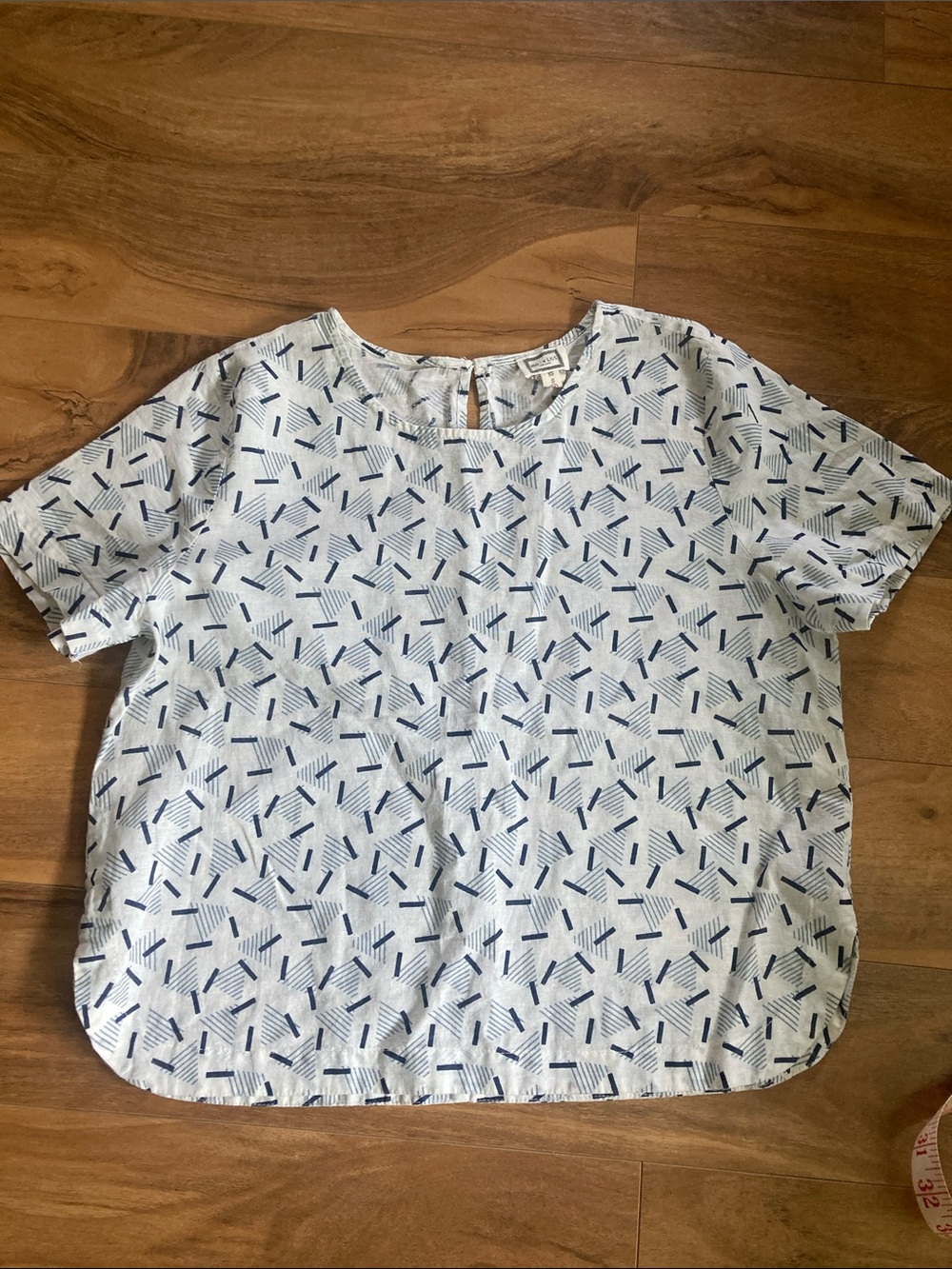 Women’s White Patterned Short-Sleeve Blouse
